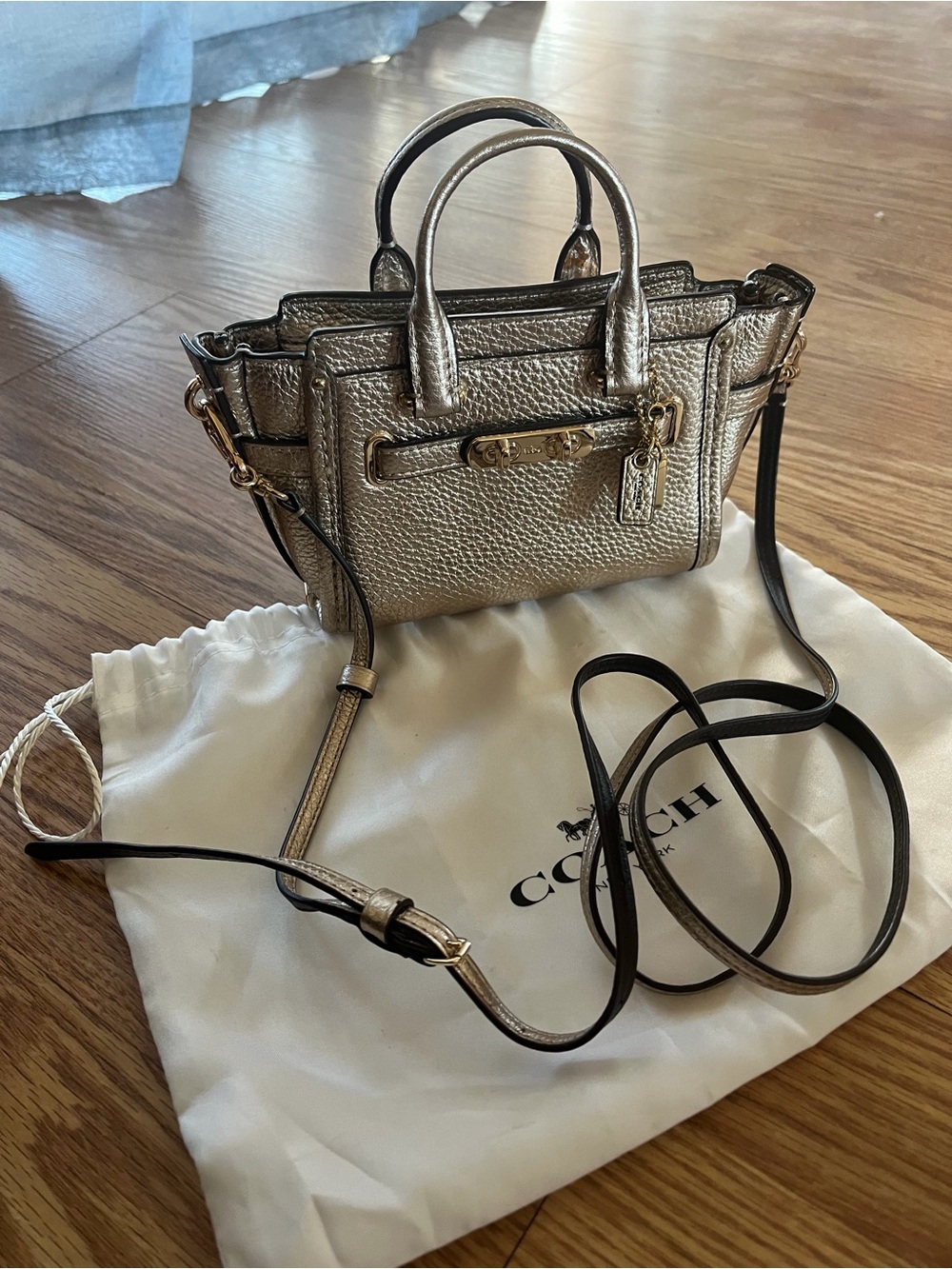 Coach Swagger Mini Gold Metallic Pebbled Leather Crossbody Handbag Purse